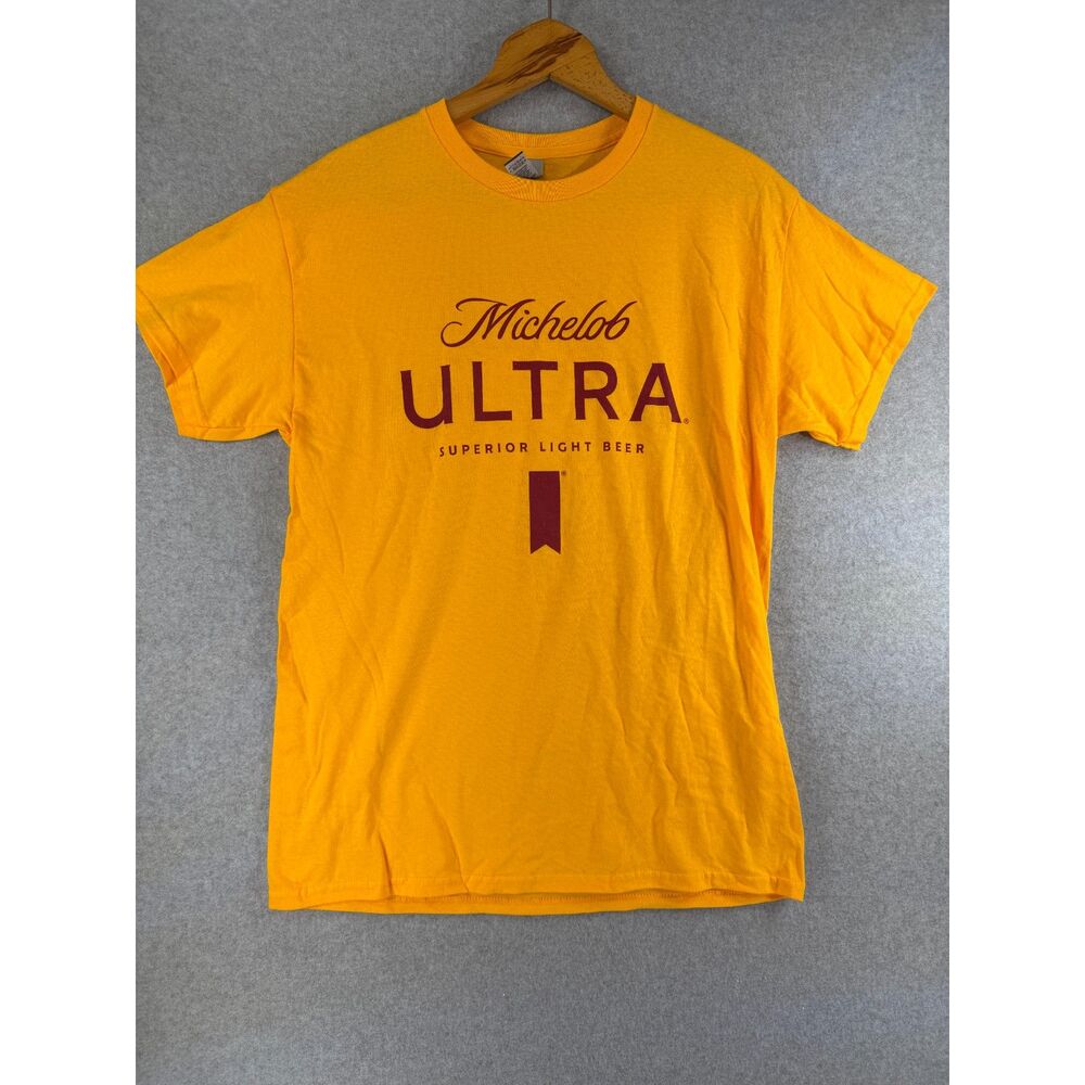 Michelob Ultra Gildan Men’s M Gold Yellow Beer Graphic T-Shirt 3692